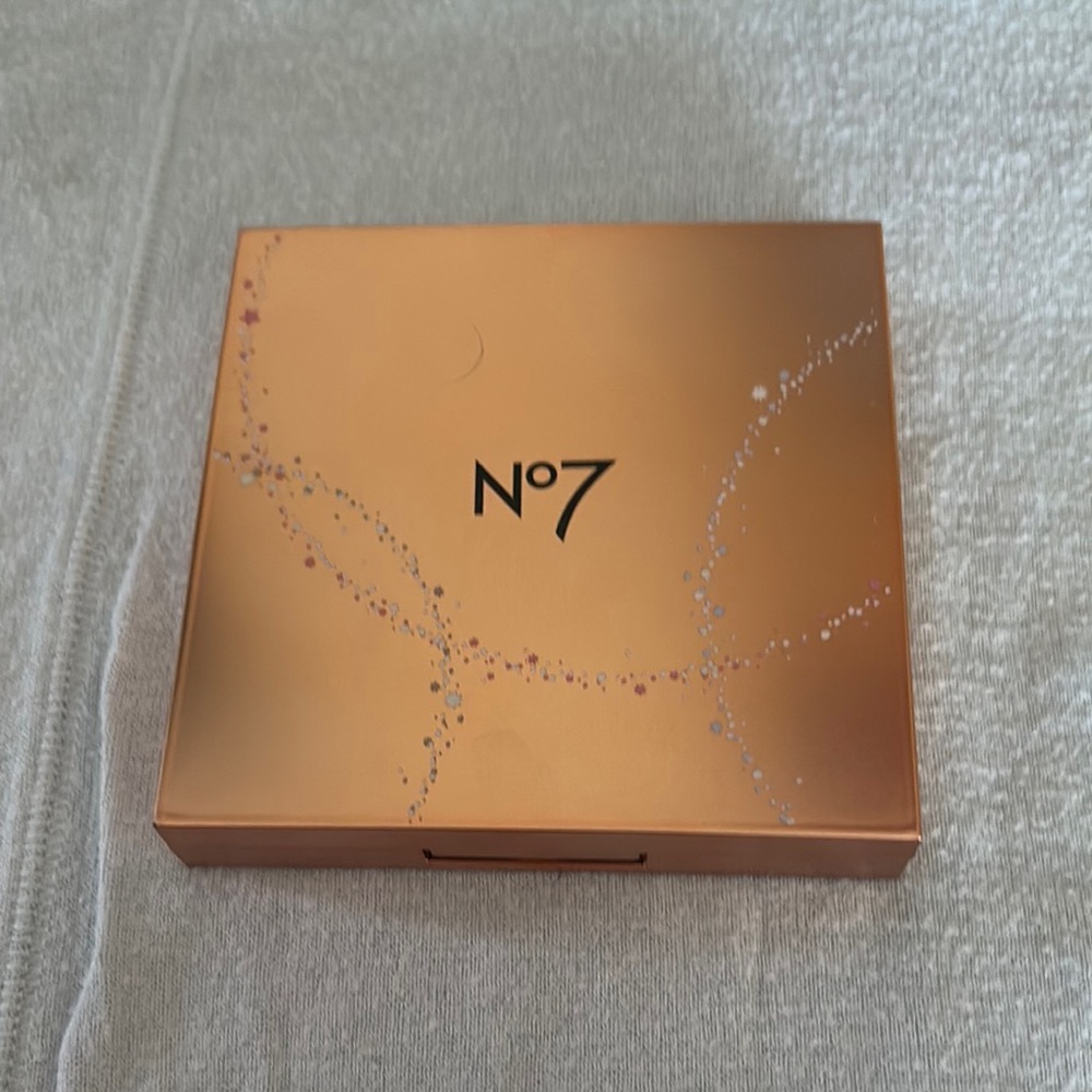 No7 Bronze Makeup Palette